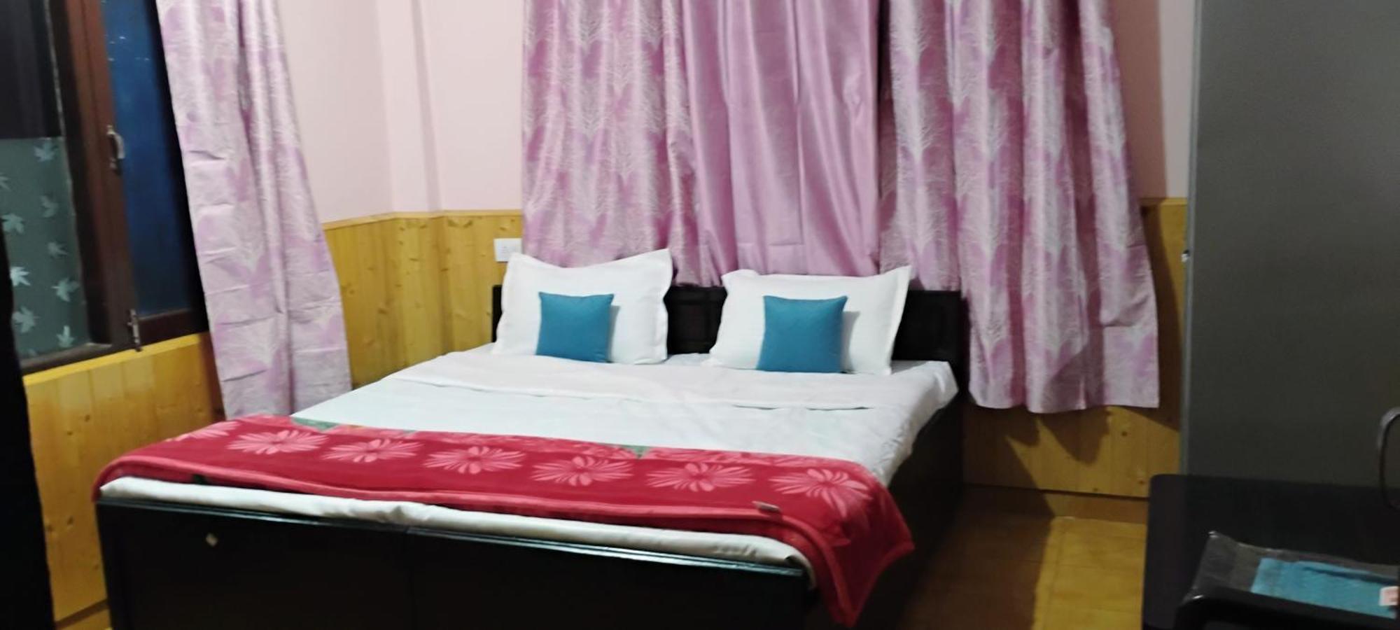 Thakur Homes- Couple And Family Friendly Homestay شيملا المظهر الخارجي الصورة