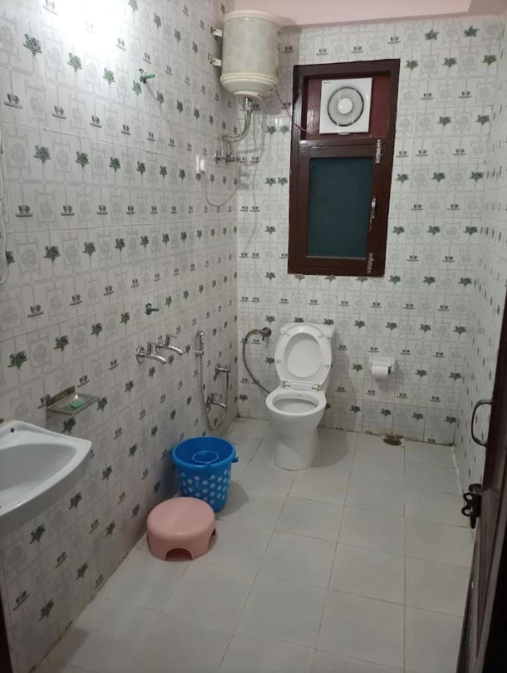 Thakur Homes- Couple And Family Friendly Homestay شيملا الغرفة الصورة